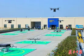 商贸低空无人机航线飞跃长江，武汉一个月飞出多个低空应用场景图片