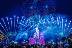 7月6日在欧乐堡，邂逅一场与烟花的仲夏夜之梦图片