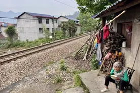 评论丨铁路穿村而过成“死亡弯”，需合力为村民安全兜底图片