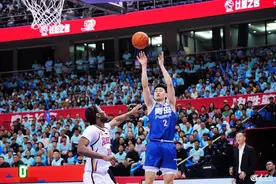 季后赛首胜！青岛男篮主场16分大胜浙江，王睿泽狂轰36分成关键先生图片