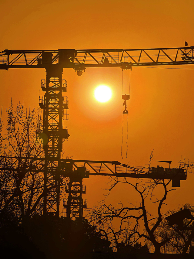 三月的最后一天，绮丽日落温柔收尾