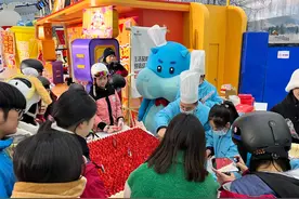 盯上爱去超市买蛋糕的年轻人，盒马悄悄跑出一条上亿级烘焙赛道图片