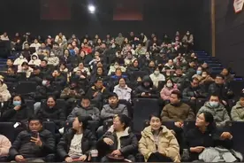 郑州90后小伙包场16家影院请市民看《哪吒2》：后续将线上赠票10万张图片