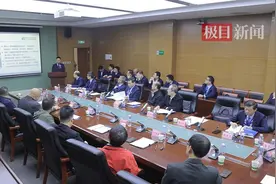 中科院院士张旭“手把手”教90后医生做手术，11位湖北籍医疗专家清明假期为家乡医疗事业“把脉问诊”图片