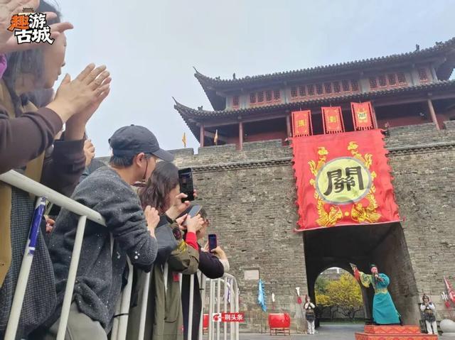 趣游古城！周末大家都在荆州演三国！