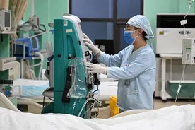 “网约护士”十年：从业资质高，有全职护士月薪近2万 | 医养照护人才市场大调研图片