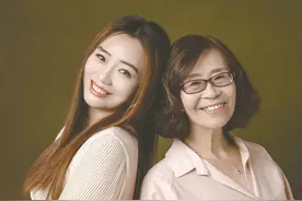 女儿和母亲共成长！两代女性作家笔下的爱情图片