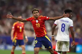 6个月梅西给他洗澡，16岁让姆巴佩失色图片