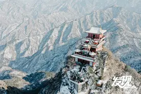 春雪降秦岭 南五台雾凇巍峨壮观图片