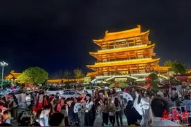 假期首日长沙瞬时客流超148万人次，橘洲景区人流最多图片