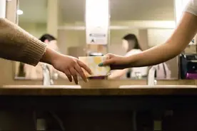 妇女节一定会促销的商品？广大女性消费者，抢购卫生巾前请先看我｜申评测图片