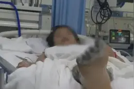 女孩突然触电，痛苦大叫！这样玩手机太危险图片