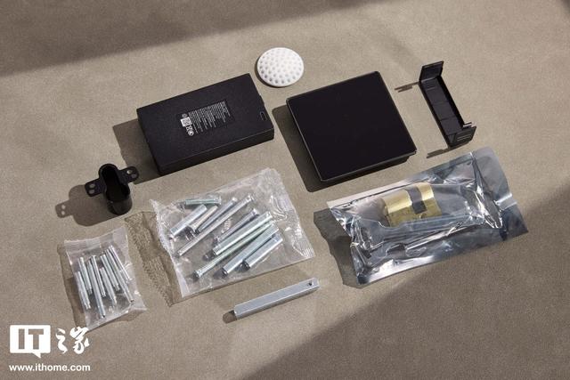 萤石启明Y5000FVX Ultra体验：当智能锁拥有三块屏幕和AI大脑