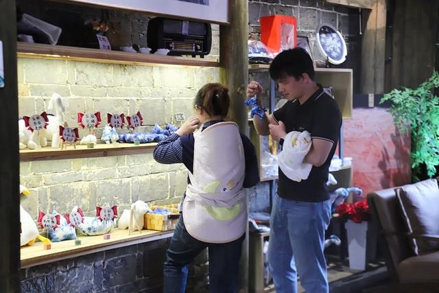 一城“安顺”意 祝福带回家