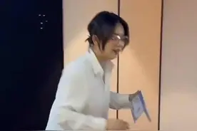 带父母旅游，出发前竟要“宣誓”？图片