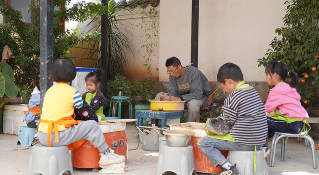 楚雄永仁：旅居夫妻带来乡村消费新图景