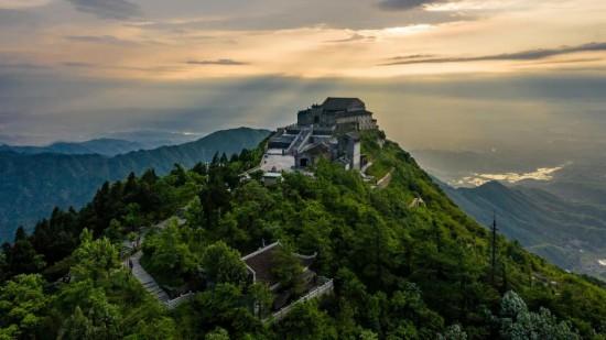 周末不忙，去趟＿＿＿＿