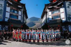 世界小姐惊艳变装！邀你一路共赏云南民族风采图片