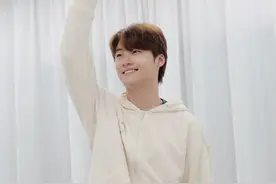 28岁男星承认有两个孩子，“因一时的怯懦和隐瞒”致歉图片