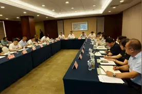 商务部：加快完善城乡商贸流通网络，推动批发零售业转型升级图片