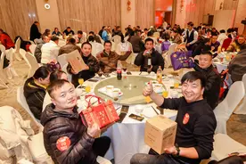 感谢师傅们的付出与坚守 滴滴在杭州等多地举办司机春节家宴活动图片