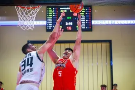 武汉锟鹏NBL新赛季首战负湘军图片