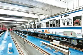 中轴线地铁2号线专列发车图片