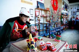 山西“布老虎”手艺人：巧手匠心  一针一线传“女红”图片