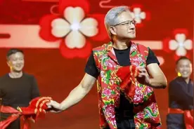 一年狂赚4200亿，超级狠人黄仁勋图片