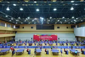 新民晚报红双喜杯乒乓球赛今开赛，新老球友欢聚一堂迎奥运图片