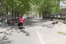 筑起“避风港”！叮当快药智慧药房欢迎外卖骑手进店避风图片