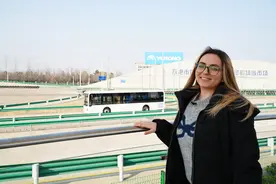 外眼探新④丨宇通新能源客车凭什么火到海外？阿尔巴尼亚女孩儿带你实地探访图片