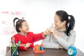企业验真员、宠物托管师、儿童陪伴师……年轻人和他们的新职业图片