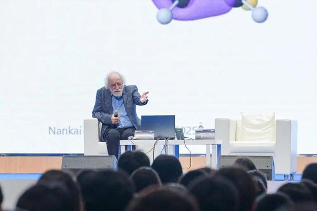 诺贝尔物理学奖得主皮埃尔·阿戈斯蒂尼到访崖州湾科技城开展学术交流