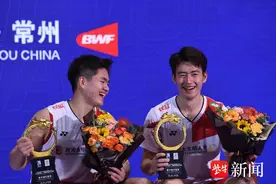 中国羽毛球公开赛|男女双打夺冠，国羽两金一银收官图片
