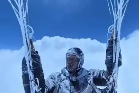 男子被“云吸”至八千多米高空 官方：飞行员和视频发布者停飞6个月图片