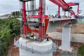 成渝中线高铁安岳到大足段开始架梁 新型40米箱梁批量投用图片