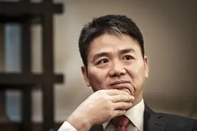 京东7年来首次下调免邮门槛 “价格斗士”刘强东：电商不止一场“生死战”图片