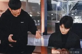 王俊凯林俊杰为周杰伦庆生画面曝光，浪漫弹唱生日歌！直呼“杰伦哥最帅”图片