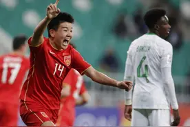 追随恩师闯中超 湖南伢子徐彬加盟青岛西海岸图片