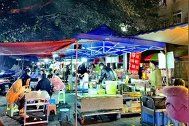 重庆巴南区：规范设置便民摊区 让城市“烟火气”更有“人情味”图片