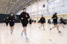 赢在未来 全国U13青少年篮球训练营开营图片