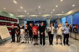 网红摆拍“啤酒瓶互殴”吸粉引流，成都警方行政拘留7人图片