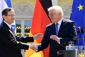 外媒：以色列总统访问德国引抗议，示威者聚集反对对其进行高规格接待图片