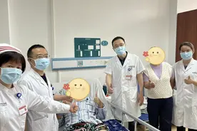 “小感冒”险夺命！25岁小伙“感染风暴”致多器官衰竭，医生在小……图片