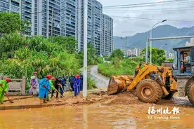 “格美”过后警惕衍生灾害 福州各类交通快速恢复图片