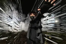 炫酷！武侠世界照进现实 成都小伙自学技术让“御剑术”成真图片