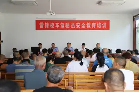 临近开学，淄博博山交警为71台校车做“体检”图片