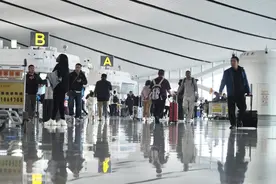 大兴机场发布“五一”提醒：建议出境旅客需提前3小时到达机场图片