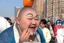 “90后”社区主任扮演太乙真人走红，网友直呼太像！本人谈秘诀：关键要放得开图片
